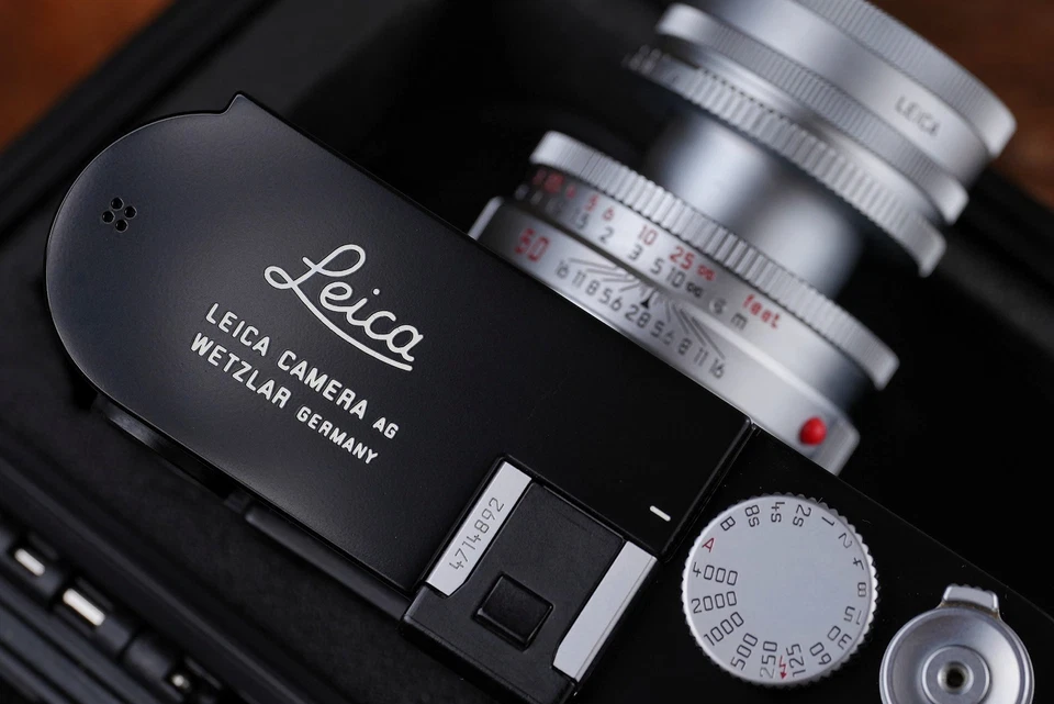 Leica M240 Black Repaint (Panda Edition) Full Box