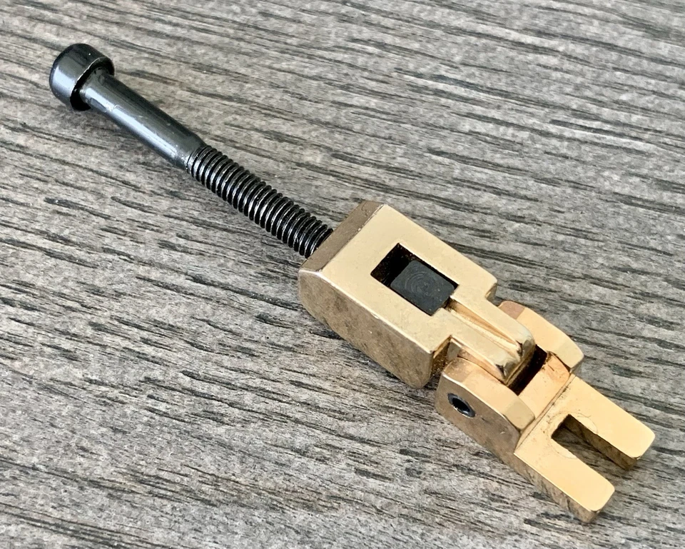 Sillín Kramer Floyd Rose Tremolo Bridge Original Cuerda Dorada Foto 2 de 2