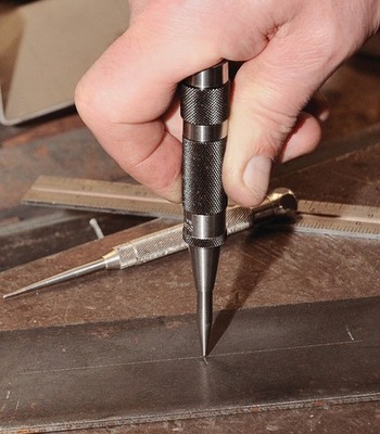 Automatischer Körner mit einstellbarem Hub 18A, 18AA, 18C