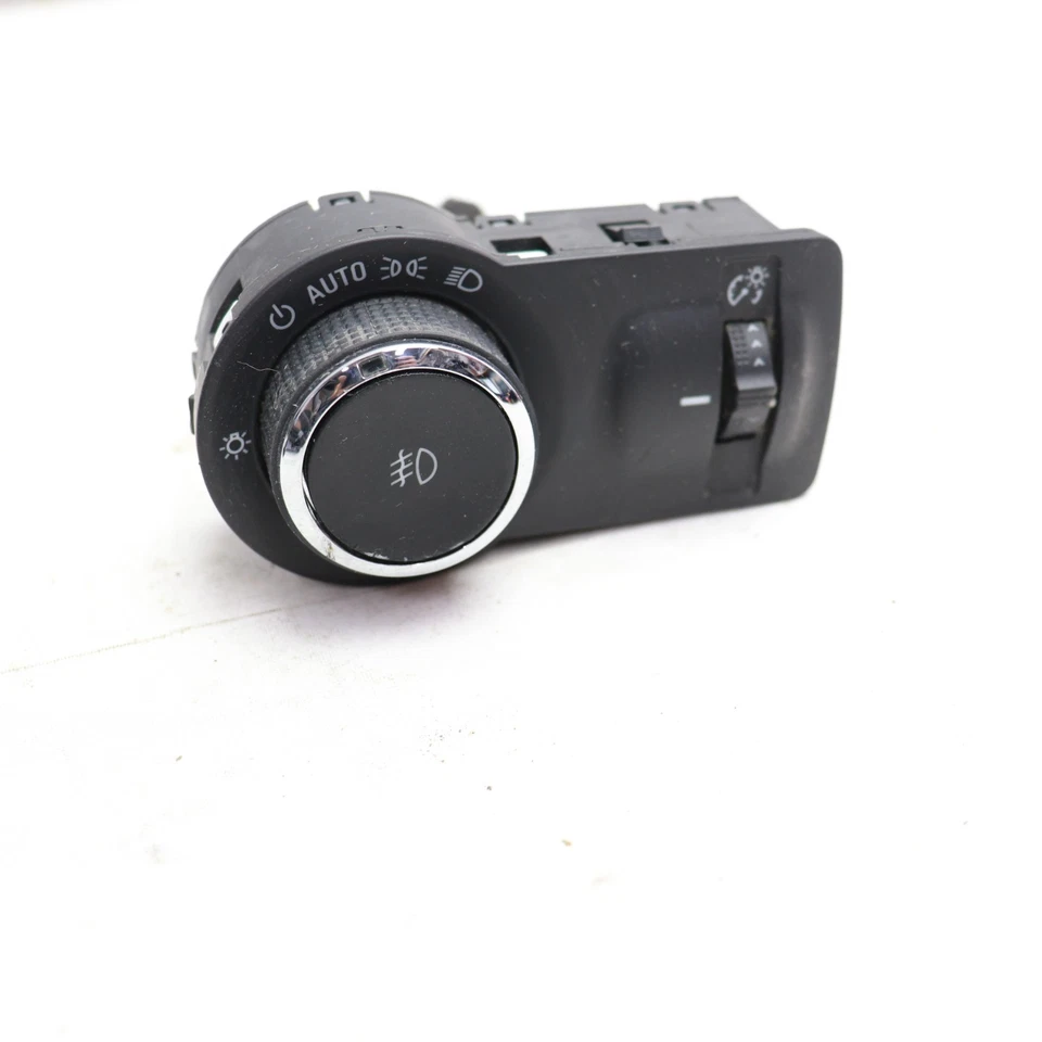 Chevrolet Sonic 2018 fabricante de equipos originales interruptor de control de faros 1,4 L con atenuador y luces antiniebla Foto 2 de 4