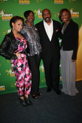 BEAUTIFUL RAVEN SYMONE & STEVE HARVEY  8X10 Photo