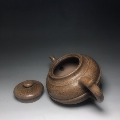 Chinese Yixing Zisha Clay Handmade Exquisite Teapot(扁雅壶 底款:浙甯玉成窑) - Picture 7 of 9