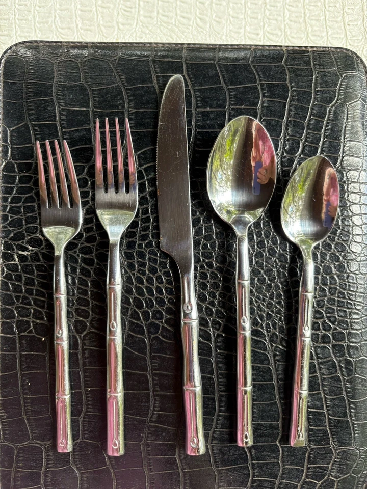 Cubiertos de bambú Hampton Forge servicio exclusivo para 6 acero inoxidable 30 piezas Foto 3 de 4