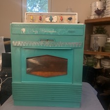 Vintage Suzy Homemaker Oven, 1960s Toy, Stove. Working, Topper Corp, used