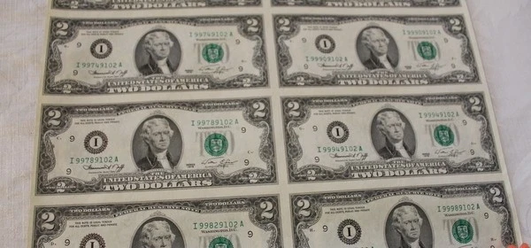 1976 $2 Bill UNCUT Uncirculated ROLLED SHEET OF 16 $2 BILLS - Image 3 of 4