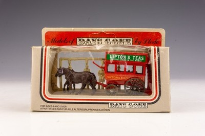 Lledo Days Gone - DG4000c Liptons Tea Horse Drawn Omnibus Bus - Boxed