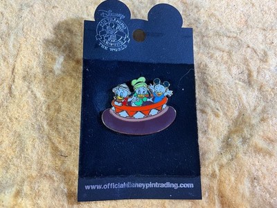 Z12-41 DISNEY PIN - HUEY, DEWEY AND LOUIE DUCK ON A DISNEY RIDE - 2003 - NEW