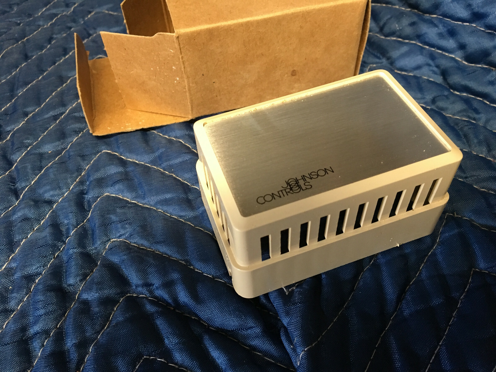 NEW Johnson Controls T40022139 Plastic Thermostat Cover eBay