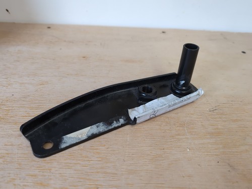 Cerniera posteriore centrale nuova originale Opel Vauxhall Vectra B RH 90503892 - Foto 3 di 5