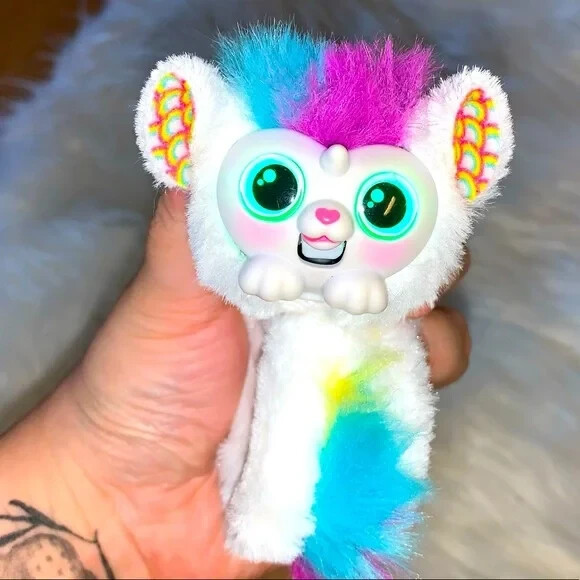 Little Live Pets WRAPPLES UNA Slap Bracelet Interactive Toy