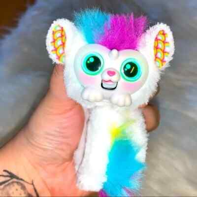 Little Live Pets WRAPPLES - UNA Slap Bracelet Interactive Toy
