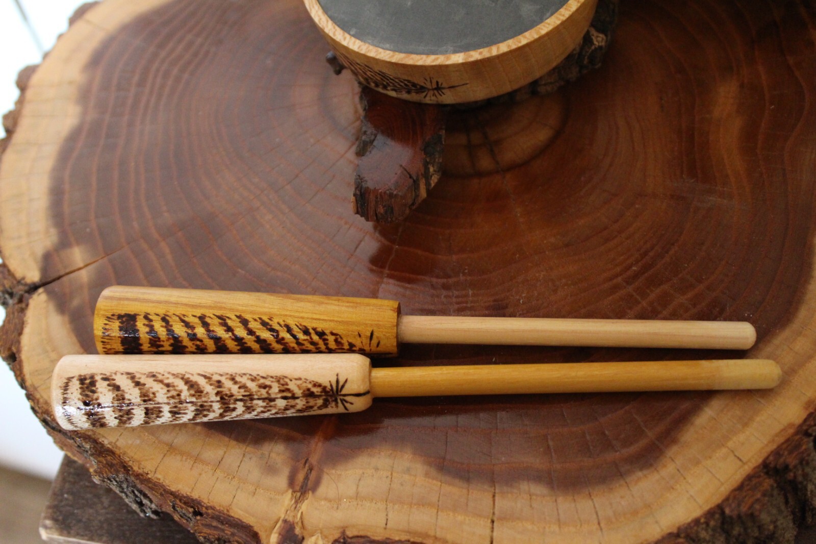 Custom Made Sycamore  Wood Turkey Pot  Call with Two Round Tip  Rod  Strikers