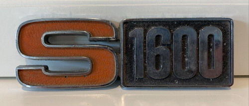 Vintage International Truck S1600 Side Emblem | P/N 588196C1 5 1/2" x 1 3/4"