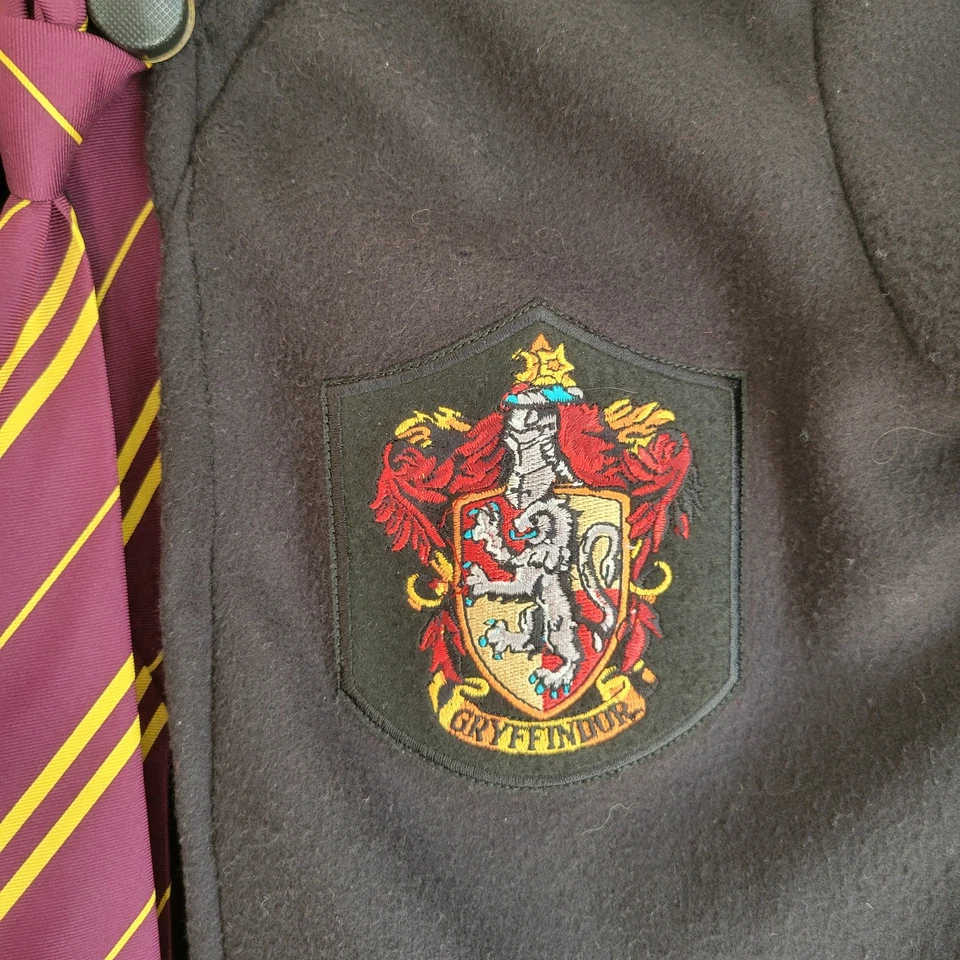 Deluxe Gryffindor Robe And Necktie Harry Potter Rubies Costume Youth Medium - Image 3 of 4