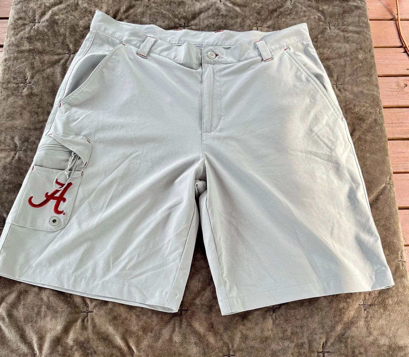 Alabama Columbia PFG Sportswear Shorts Mens 36 Waist Light Gray/Khaki-Very Nice!