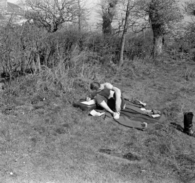 Flak-Regiment-Normandie-Bereitschaft-Lager-Luftwaffe-Half Nude-Soldie