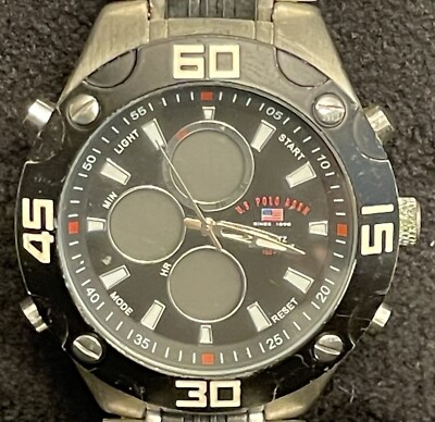 U.S. POLO ASSN WATCH - CHRONOGRAPH QUARTZ EUC (needs a battery)