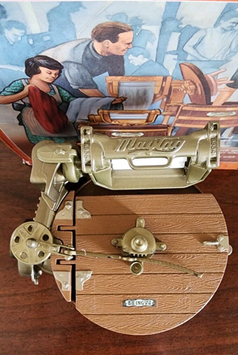 ERTL Maytag Lavatrice vestiti multimotore scala 1/6 modello in metallo con scatola - Foto 2 di 22