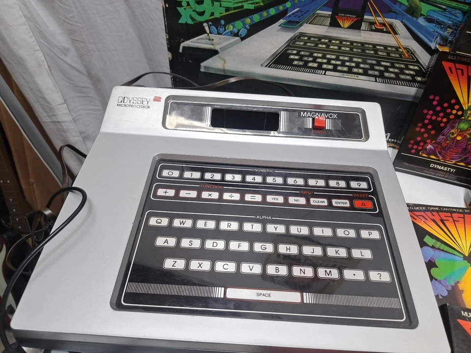 Paquete de consola Magnovox Odyssey 2 caja de fuente de alimentación 8 juegos probados funcionando LEER Foto 4 de 4