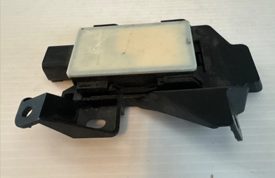 2024 - 2025 Kia Telluride Right Blind Spot Radar Sensor 99130-S9160 OEM K0173 - Image 4 of 4