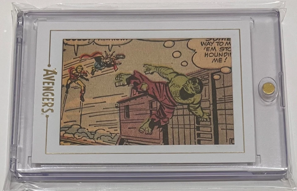 MARVEL COMIC CUT - 2015 - AVENGERS: SA - AVGOLD3 GOLD - 1/77 - HULK THOR - AV #3 - Image 3 of 4