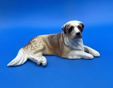 HAGEN RENAKER DW FIGURINE OF A SAINT BERNARD DOG FRIAR, RETIRED