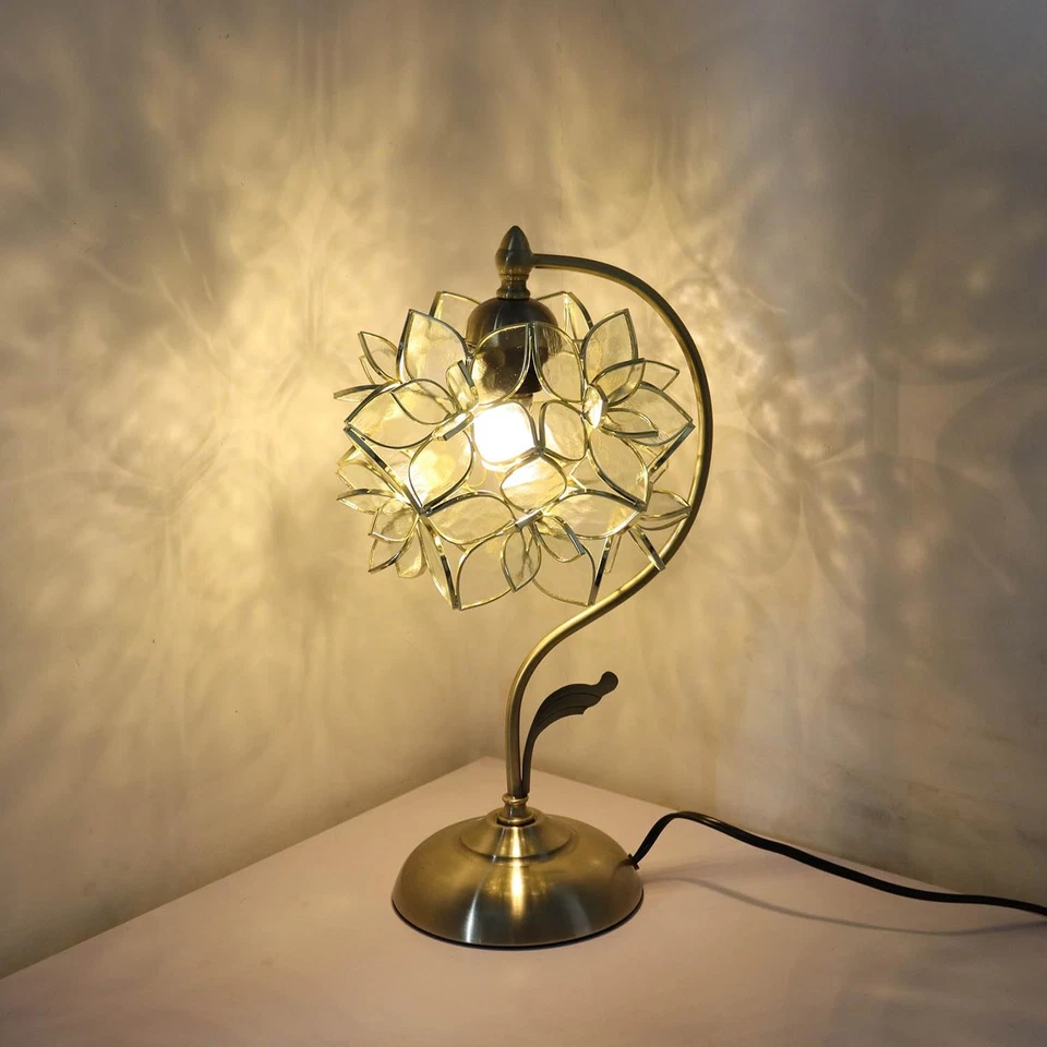 Lámpara de mesa estilo Tiffany L10908 vitral pétalos de flores con base de latón para... Foto 2 de 4