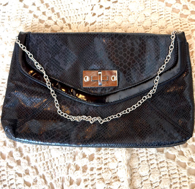 Black Faux Snakeskin Envelope Clutch Purse Turnlock Silver Chain Strap Crossbody