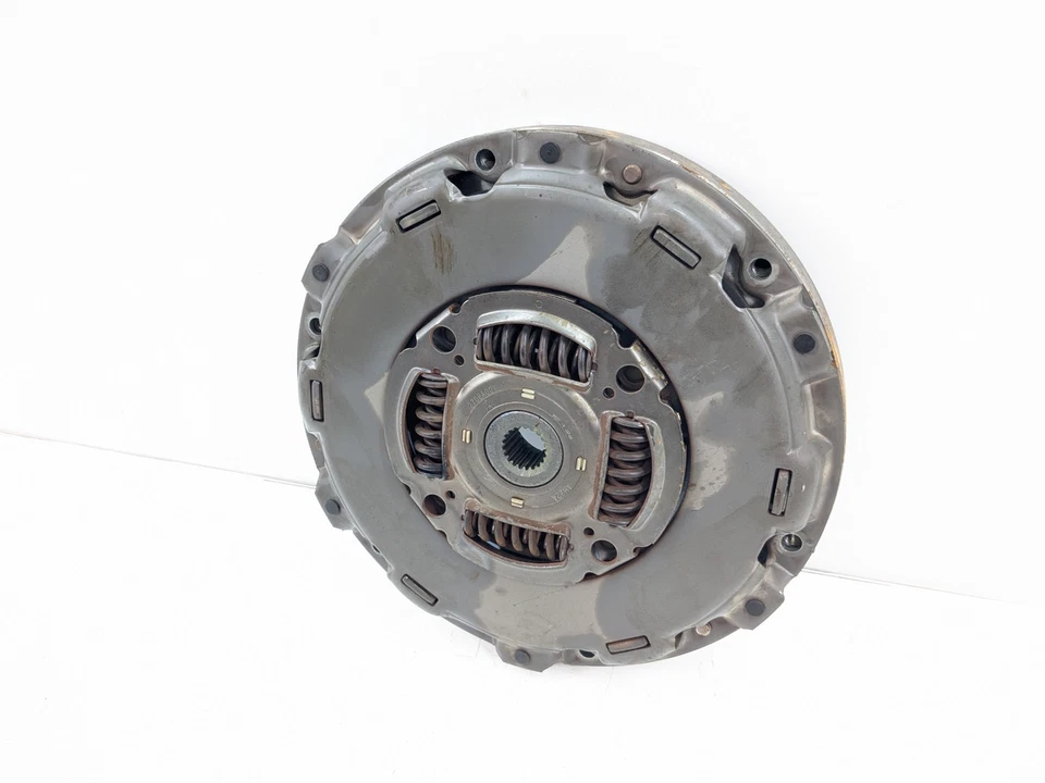 MITSUBISHI OUTLANDER MK3 EMBRAGUE Y VOLANTE AUTOMÁTICO 2.0 PHEV 2708A001 2014 Foto 2 de 4