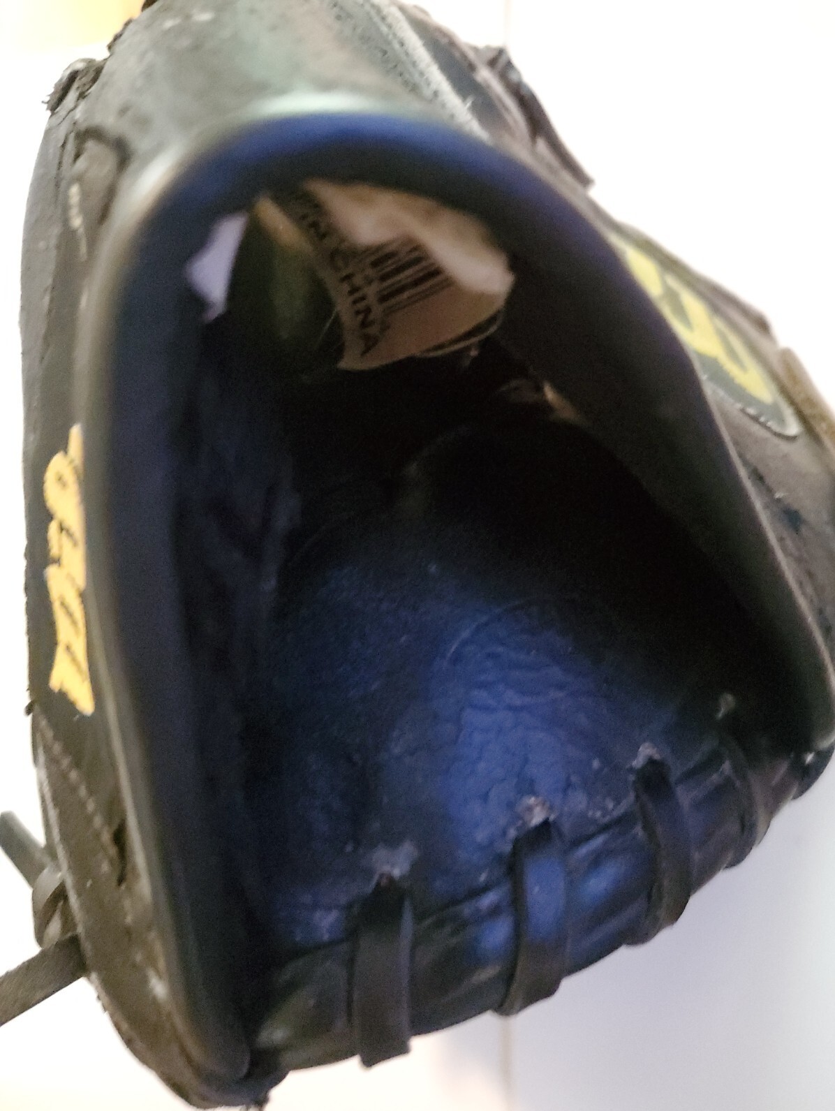 Baseball Glove Right Hand Throw - All Leather - Wilson 12-inch AD350 MLB12