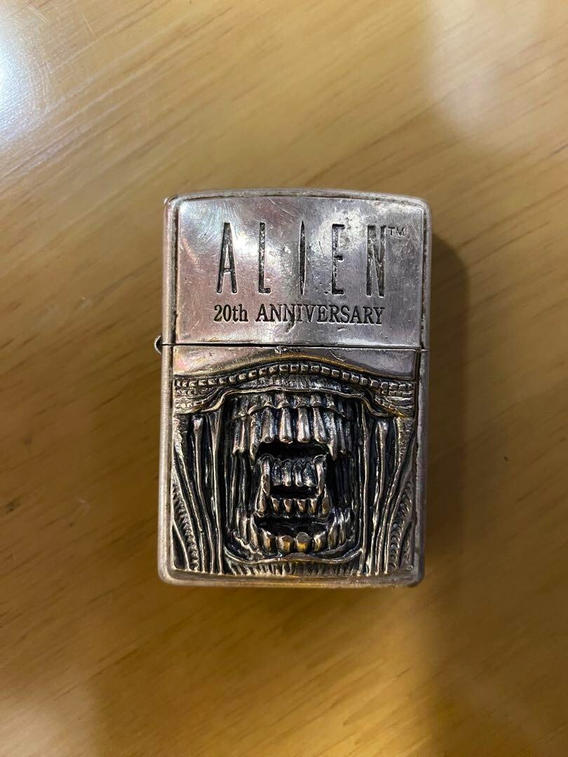 zippo エイリアン Alien Design Iridescent Windproof Lighter – Zippo USA
