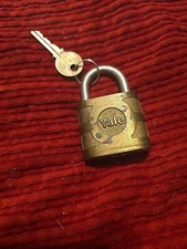 Double Yale Tumbler Padlock with Original Key - Pimpled 