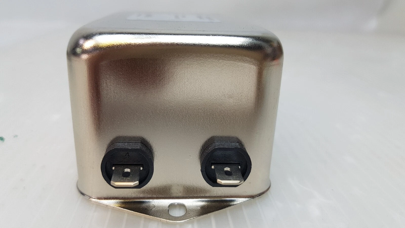 Load end of the Schaffner FN2090B-16-06 filter with two Faston tabs