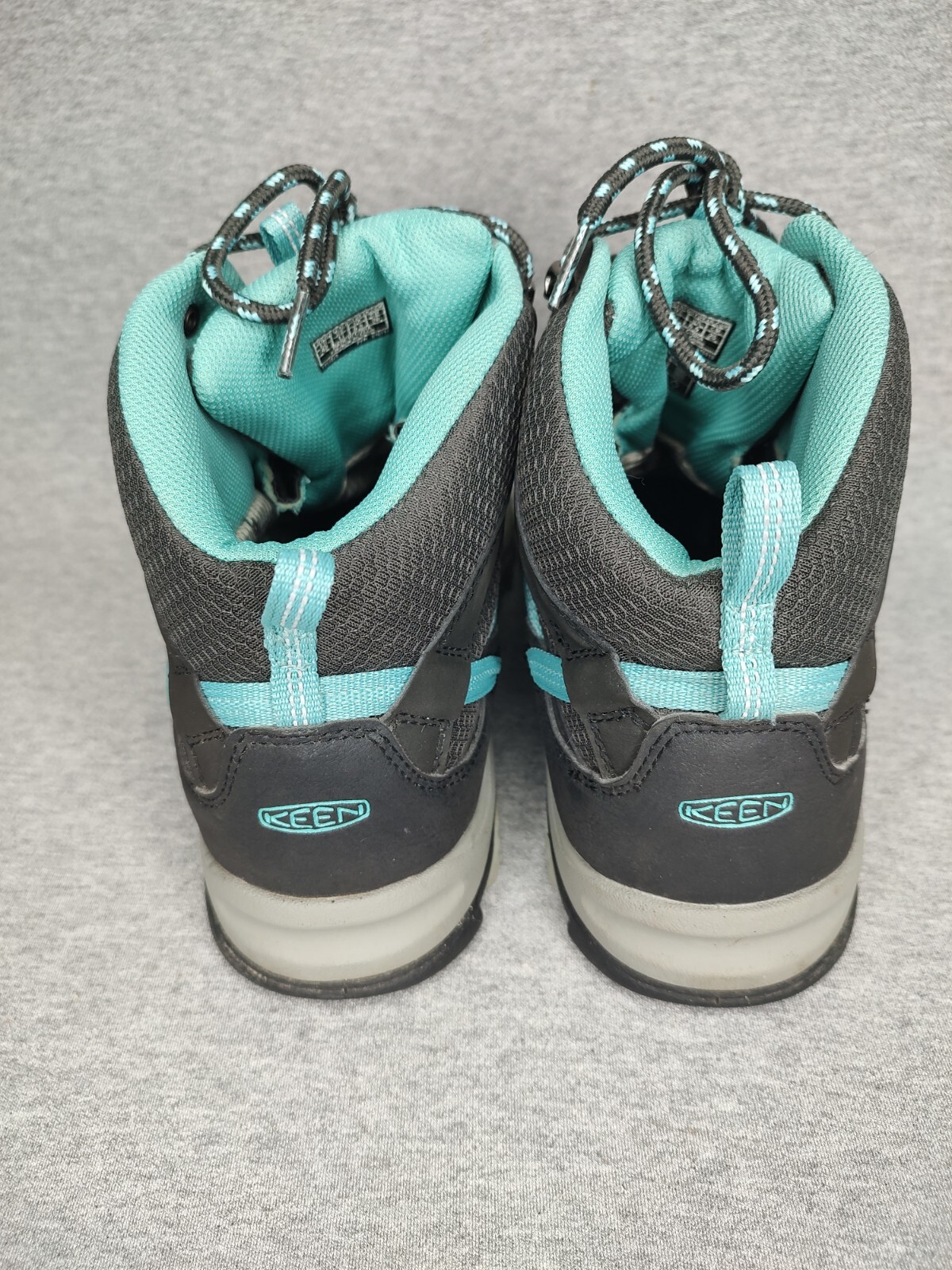 Stivali da trekking KEEN Saltzman impermeabili medi Keen Dry grigi da donna taglia 11