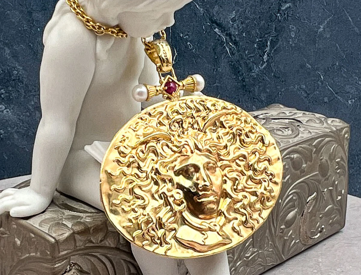 TAGLIAMONTE Designs SH483 18K Cameo Statement Pendant Medusa