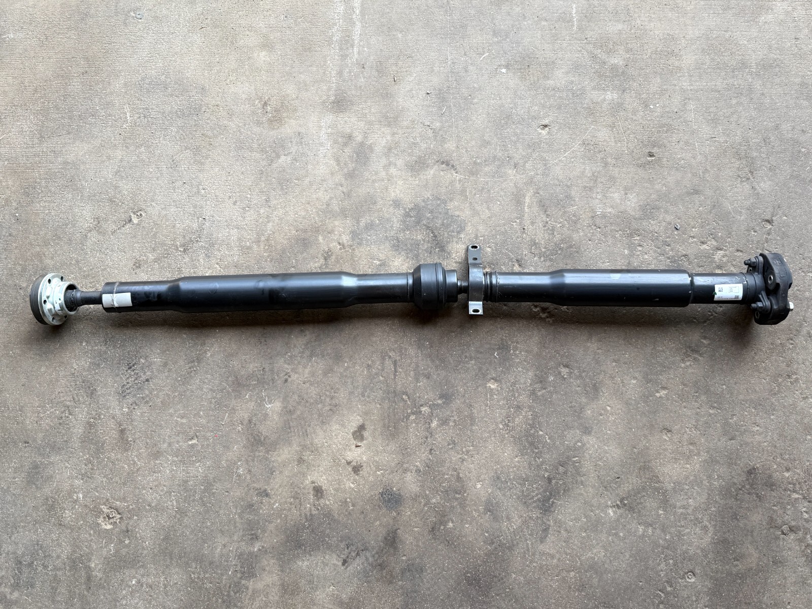 2017 - 2020 Maserati Levante 3.0L Rear Axle / Driveshaft OEM 670035048