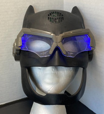 Justice League BATMAN Tactical Light-Up, Voice TALKING MASK Helmet 2017 Mattel