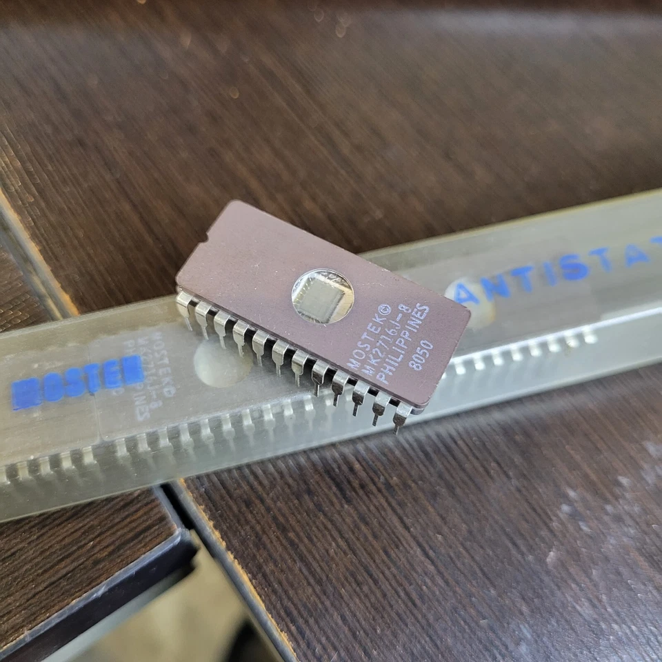 (11 PCS) MK2716J-8  MOSTEK MK2716 2KByte X 8Bit 16Kbit uv-Eprom Memory NEW $99 - Image 2 of 4