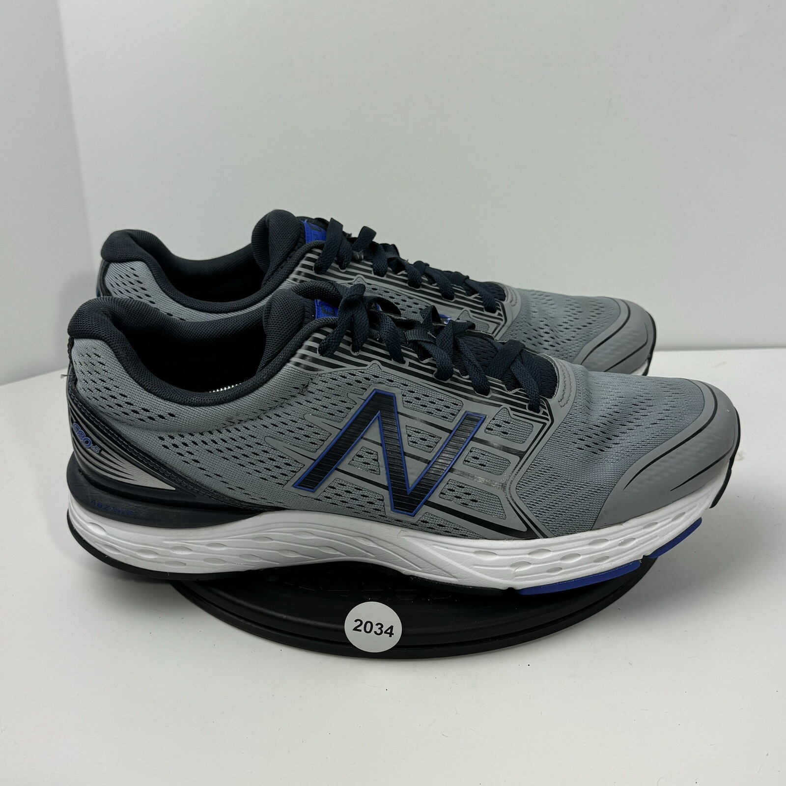 new balance 680v5 mens