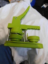 HTVRONT Button Maker Machine Pin Badge Maker