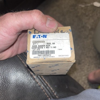 Eaton Side Mount Adder Auxiliary Contactor Series A2 #C320KG3 L37-578 1NO/1NC 