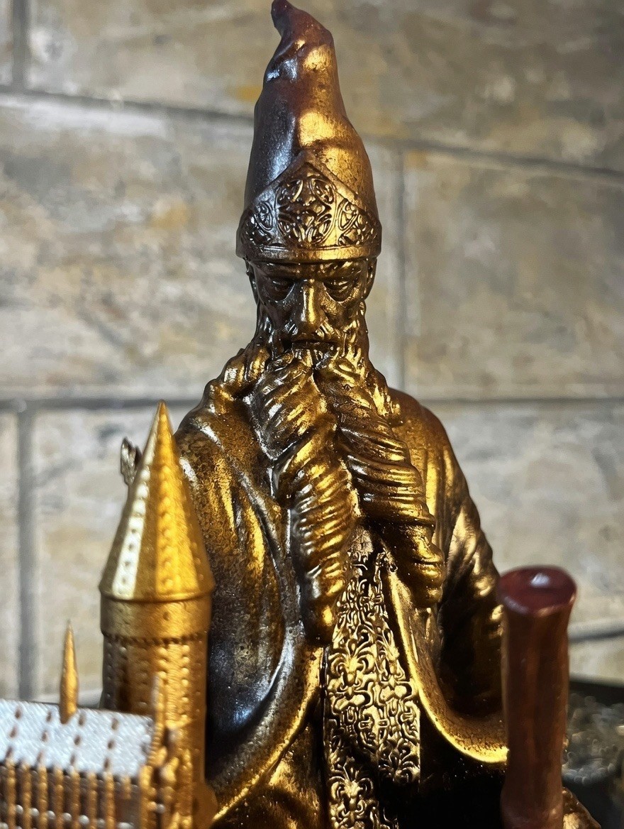 Harry Potter Hogwarts Creator Statue