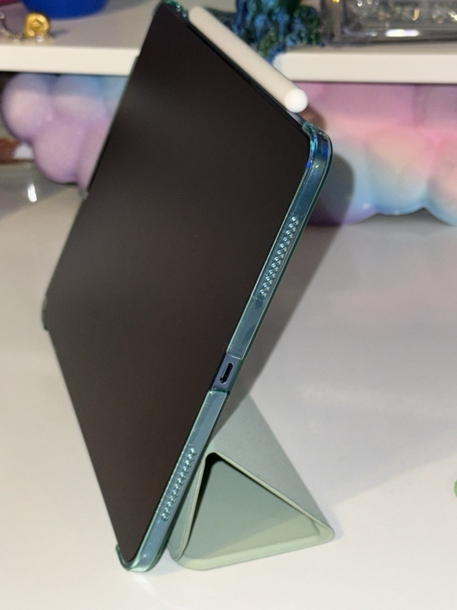 Apple iPad Air 5th Generation 64GB Wi-Fi 10.9in with Apple Pencil
