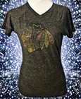 Women’s S Chicago Blackhawks Vneck Graphic Short Sleeve Tee Shirt — photo 2