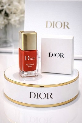 DIOR Vernis Gel Shine and Wear Protective Nail Care 080 Red Smile