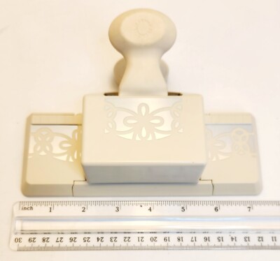 Martha  Stewart  Crafts - Twirl Loop Trim - Paper Punch - Craft Edge Border
