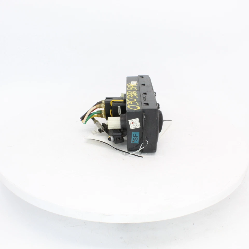 Панель управления температурой 1999 Daewoo Leganza ОВК номер детали 96281443 - Изображение 2 из 4