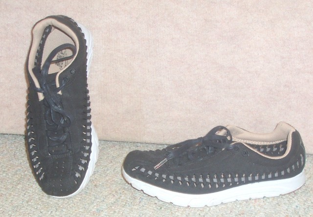 Size 7.5 - Nike Mayfly Woven Black Dark 