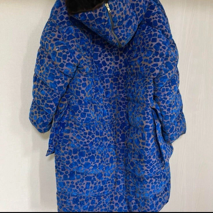 Abrigo de piel FENDI azul talla S estampado leopardo algunos daños. Foto 4 de 4