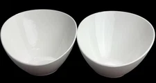 2 X Dowan Slanted Bowls Serving Bowls 26 Oz. Soups/Salads/Snacks VTG 9.5”x 5”